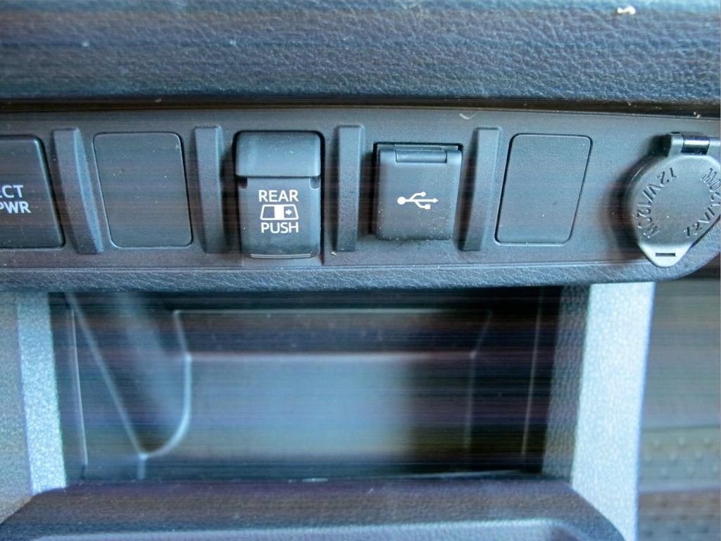 Used 2023 Toyota Tacoma SR5 w/ Technology Package AWD/4WD image 16
