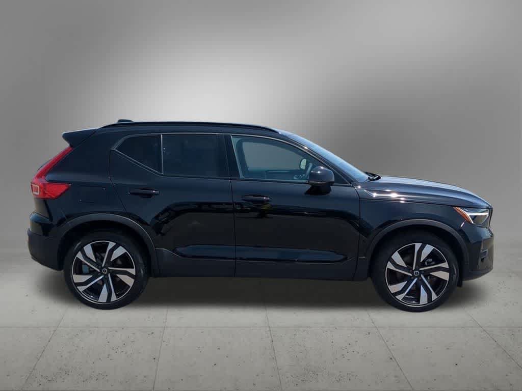 Used 2023 Volvo XC40 B5 Plus w/ Protection Package Premier AWD/4WD image 7