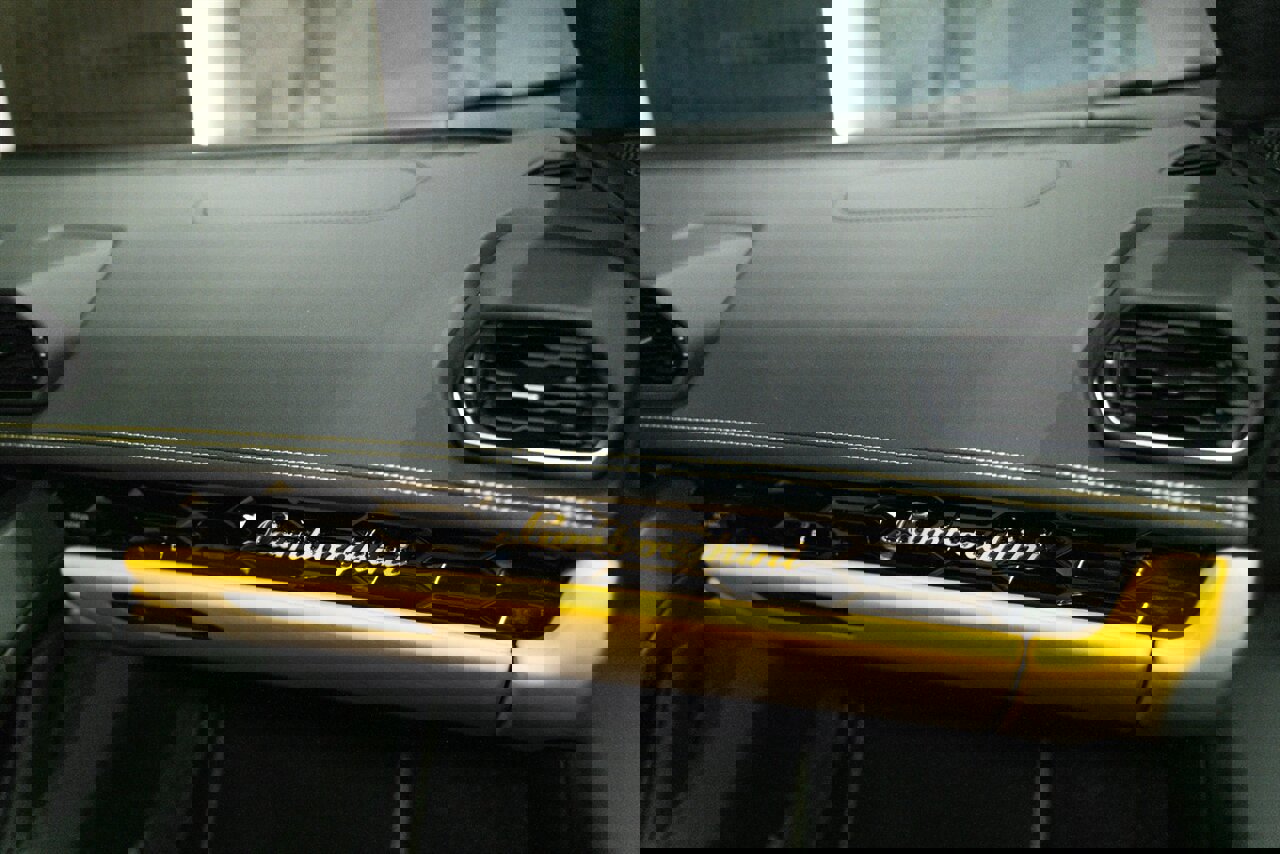 Used 2023 Lamborghini Huracan EVO image 48