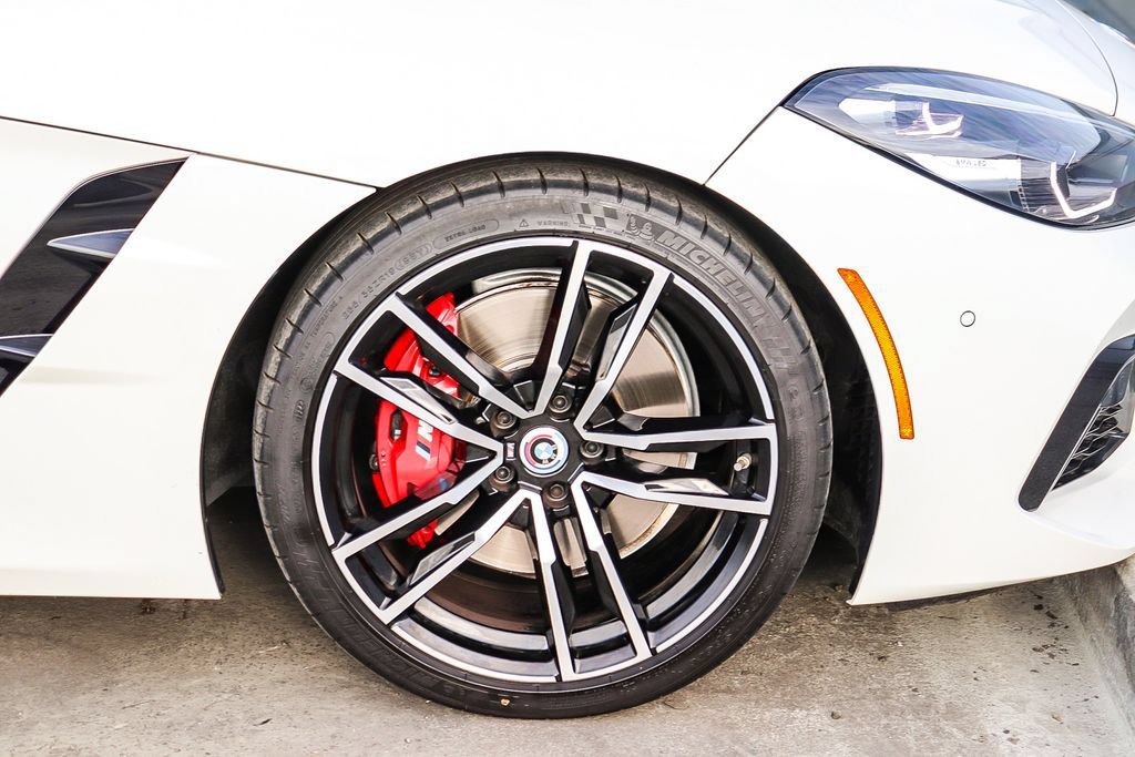 Used 2022 BMW Z4 M40i w/ Premium Package RWD image 11