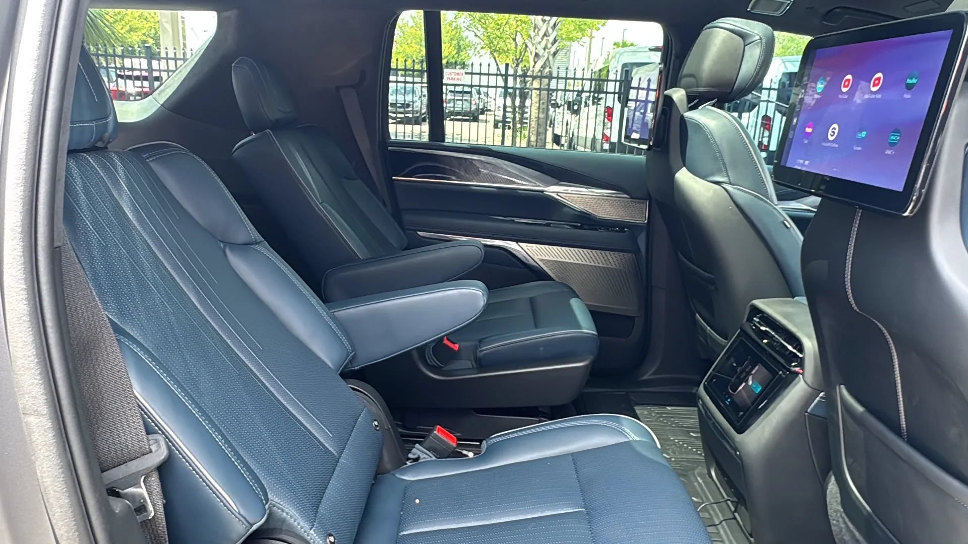 Used 2026 Cadillac Escalade IQL Sport 2 AWD/4WD image 32