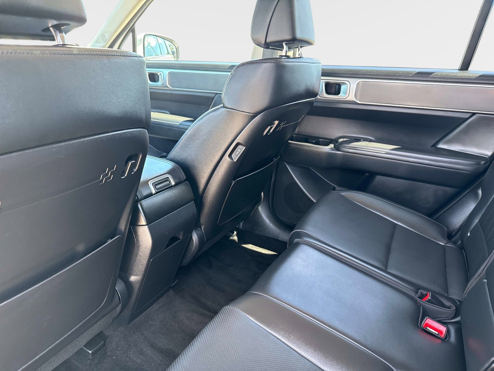 Used 2025 Hyundai Santa Fe SEL image 15