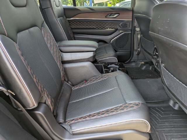 Used 2023 Jeep Grand Cherokee L Summit AWD/4WD image 27
