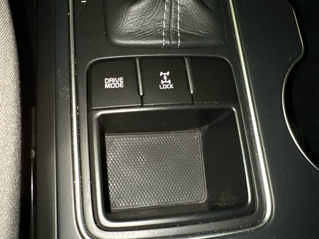 Used 2017 Kia Sorento LX image 31