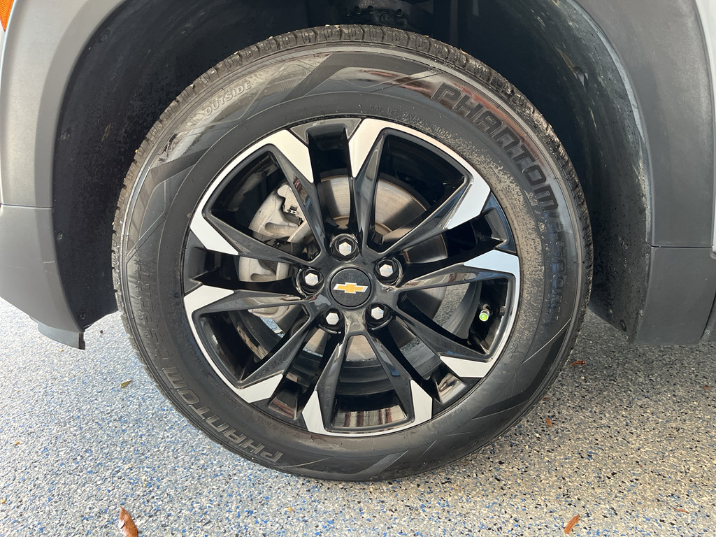 Used 2023 Chevrolet TrailBlazer LT FWD image 32
