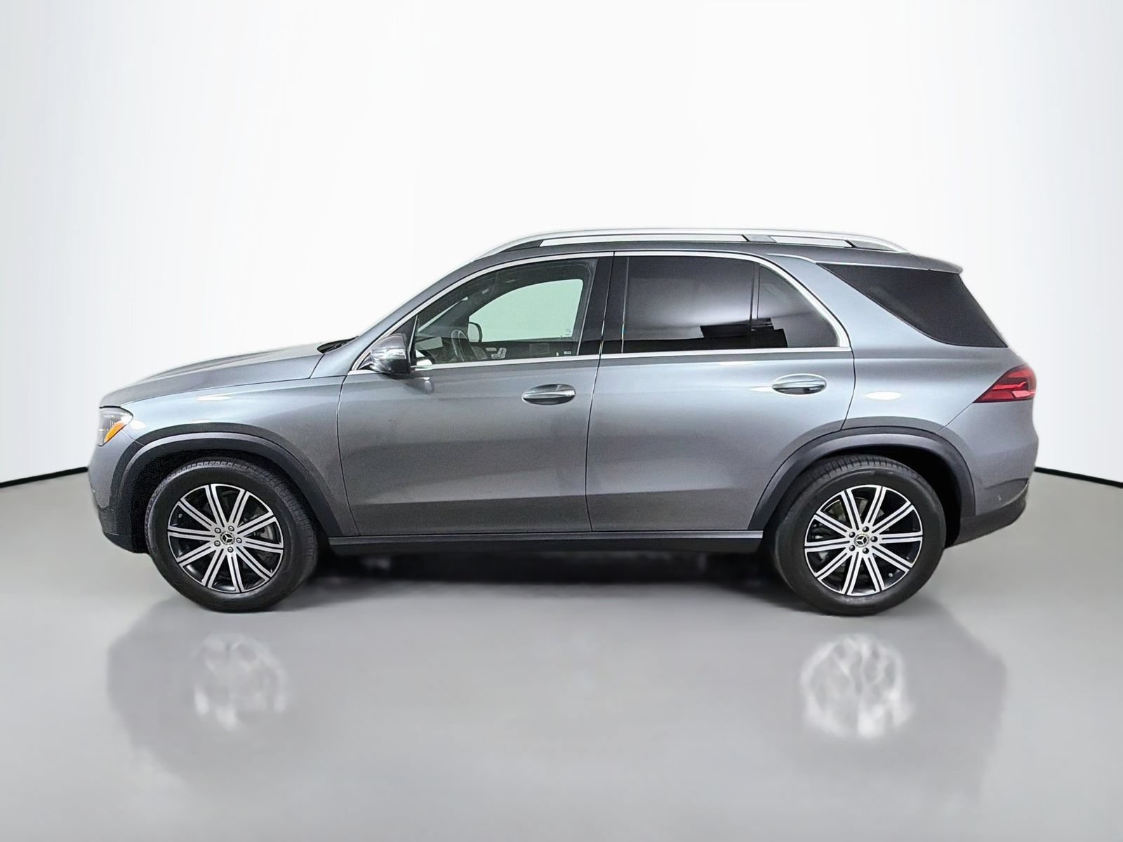 Used 2025 Mercedes-Benz GLE 450 4MATIC image 2