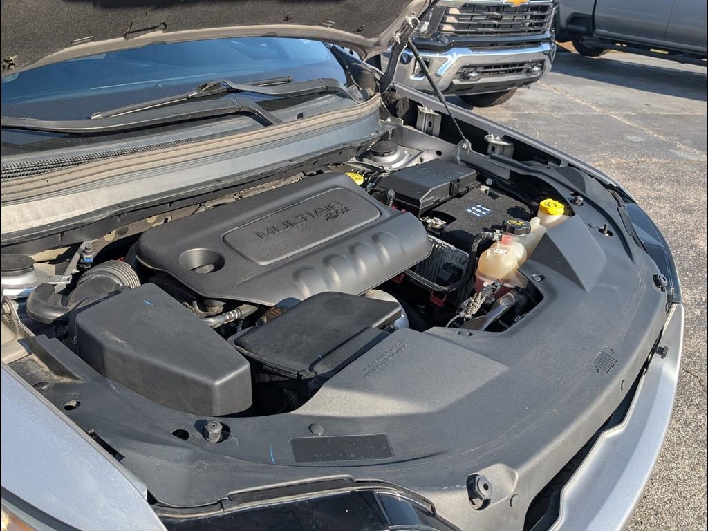Used 2019 Jeep Cherokee Latitude w/ Popular Appearance Group FWD image 24