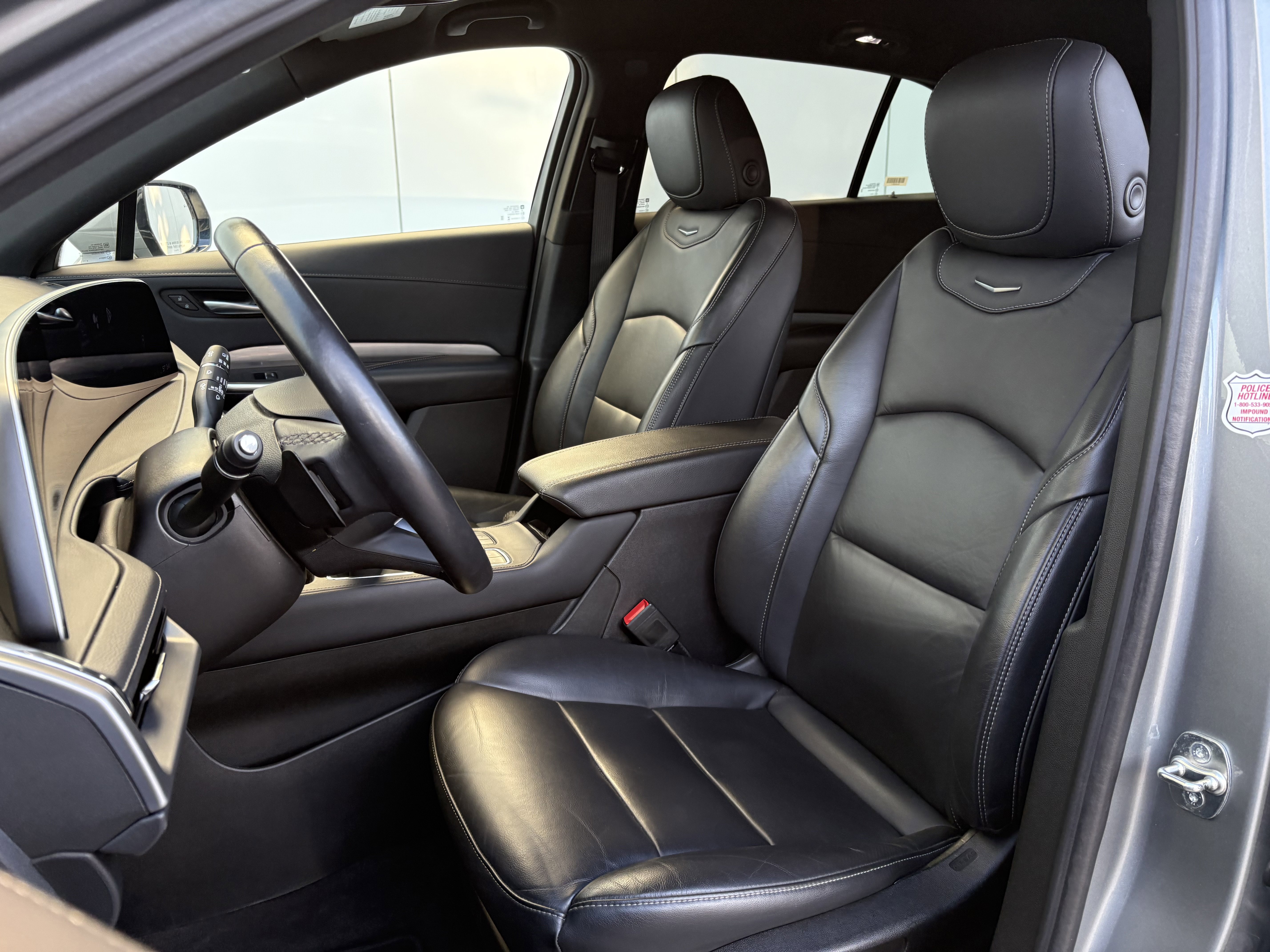 Used 2024 Cadillac XT4 Premium Luxury image 11