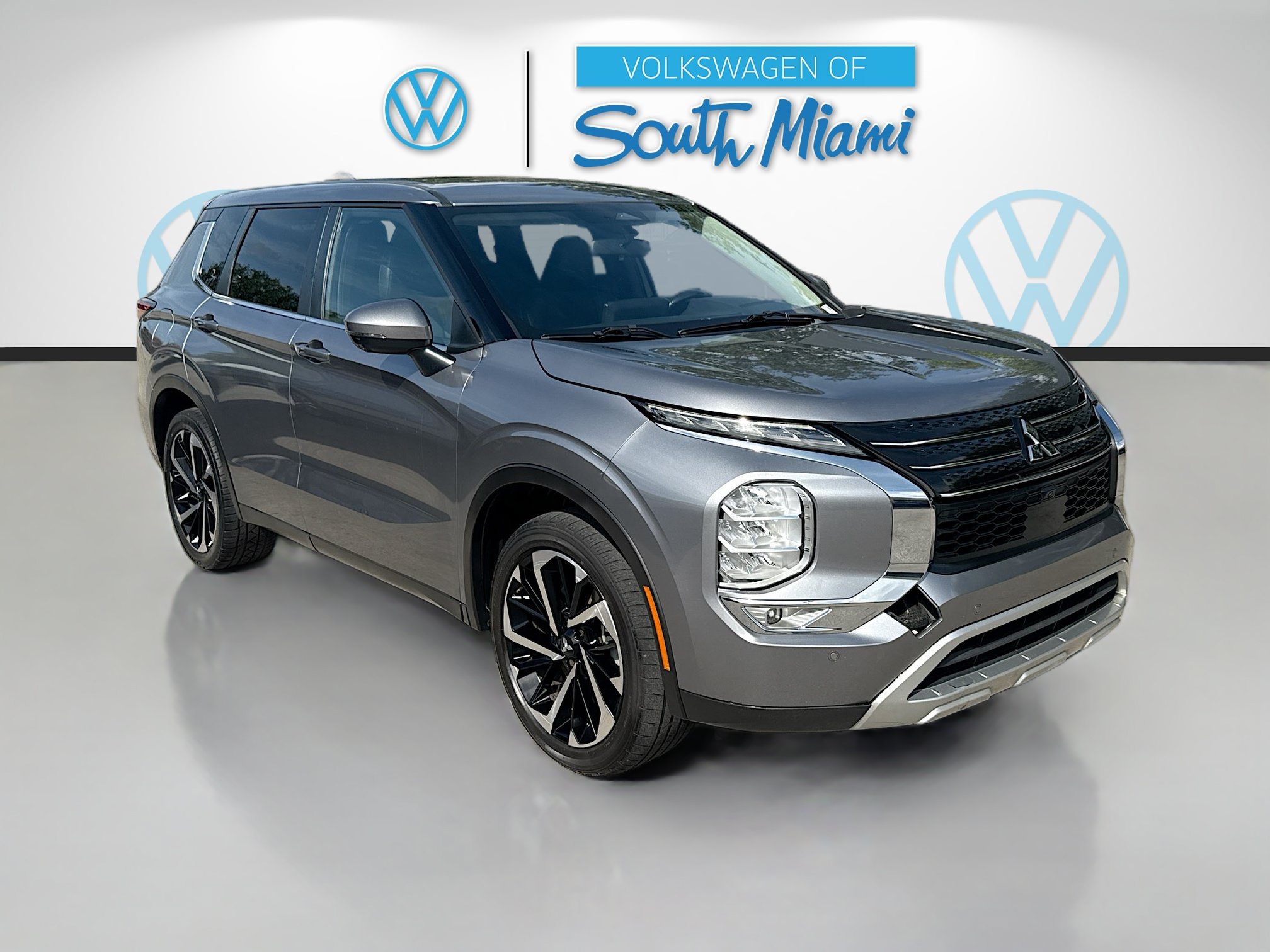 Used 2022 Mitsubishi Outlander SEL Black Edition FWD image 1