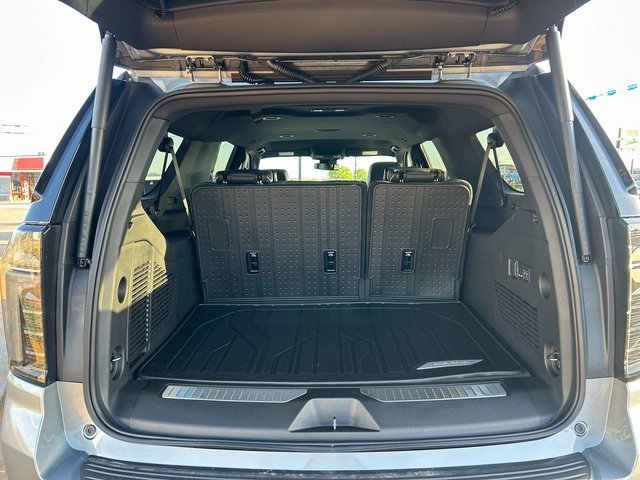 New 2025 Chevrolet Suburban Premier image 25