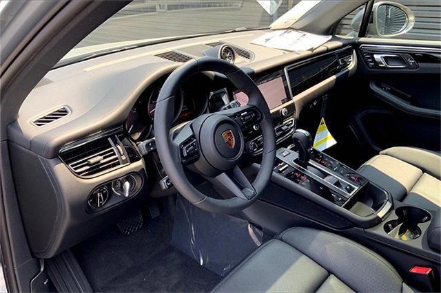 New 2025 Porsche Macan Turbo image 4