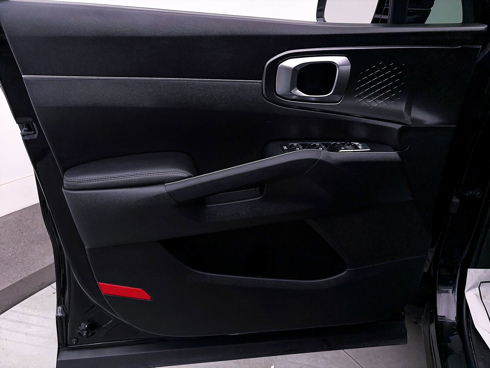 Used 2023 Kia Sorento EX image 16