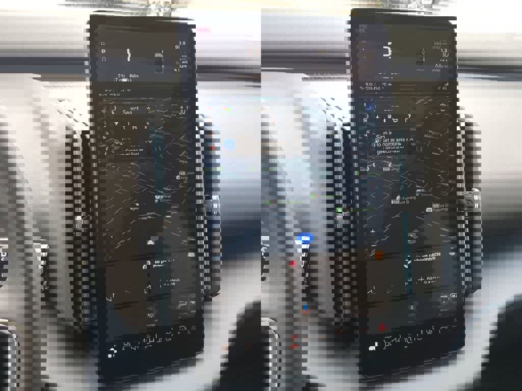 Certified 2025 Volvo EX30 Plus w/ Protection Package Premier image 25