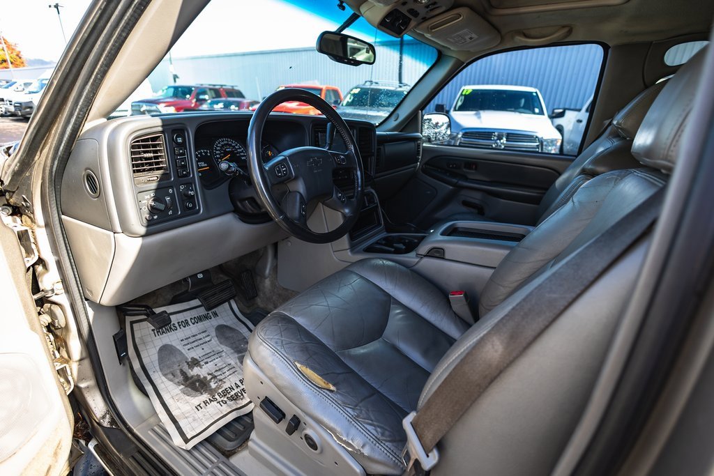 Used 2003 Chevrolet Suburban 4WD image 18