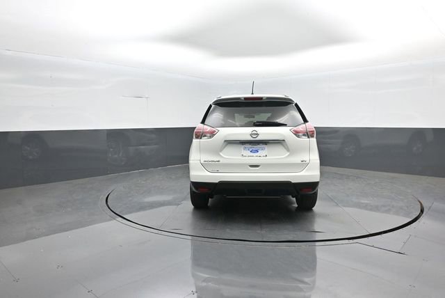 Used 2015 Nissan Rogue SV w/ SV Premium Package image 6