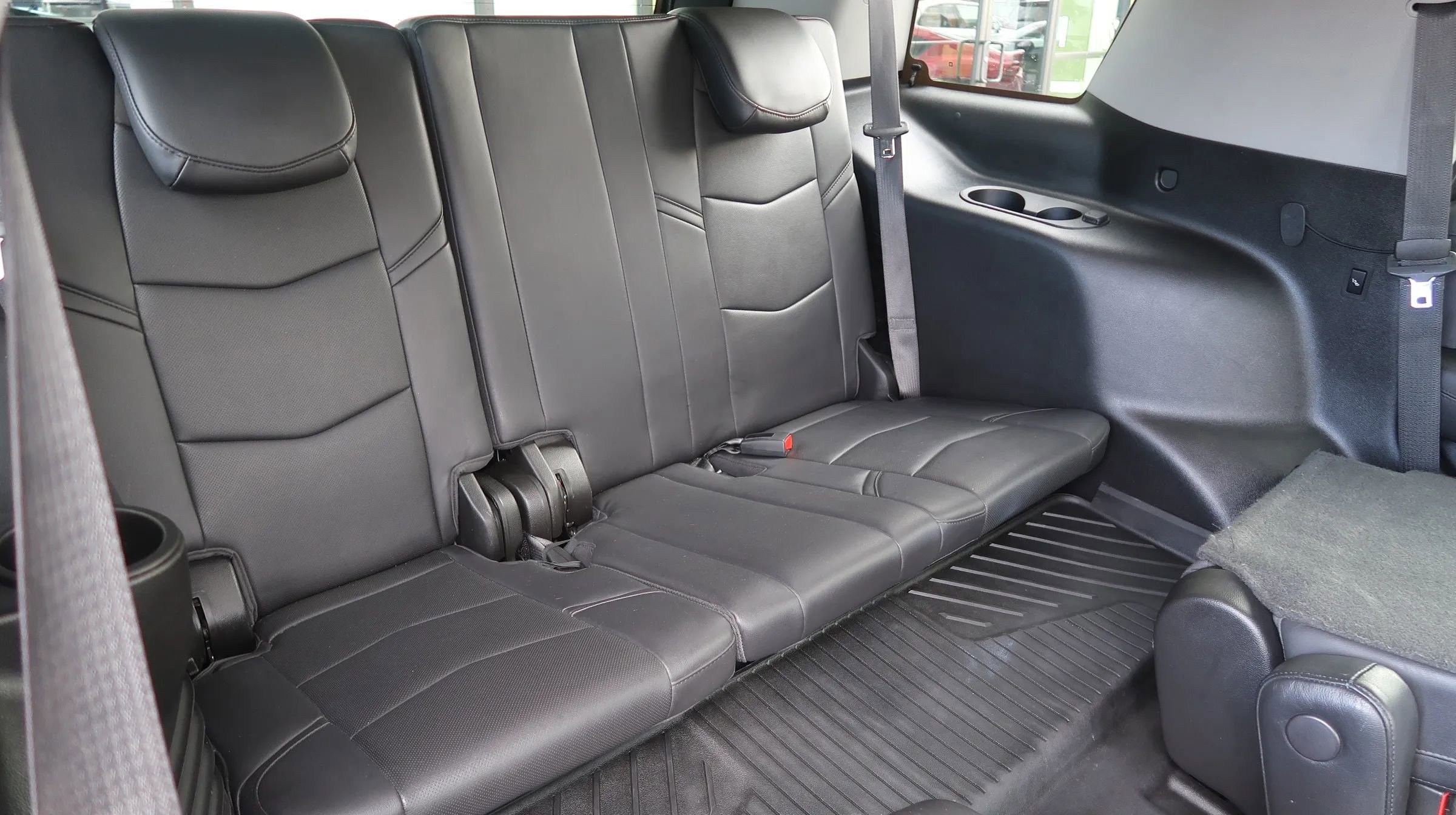Used 2018 Cadillac Escalade Premium Luxury AWD/4WD image 23