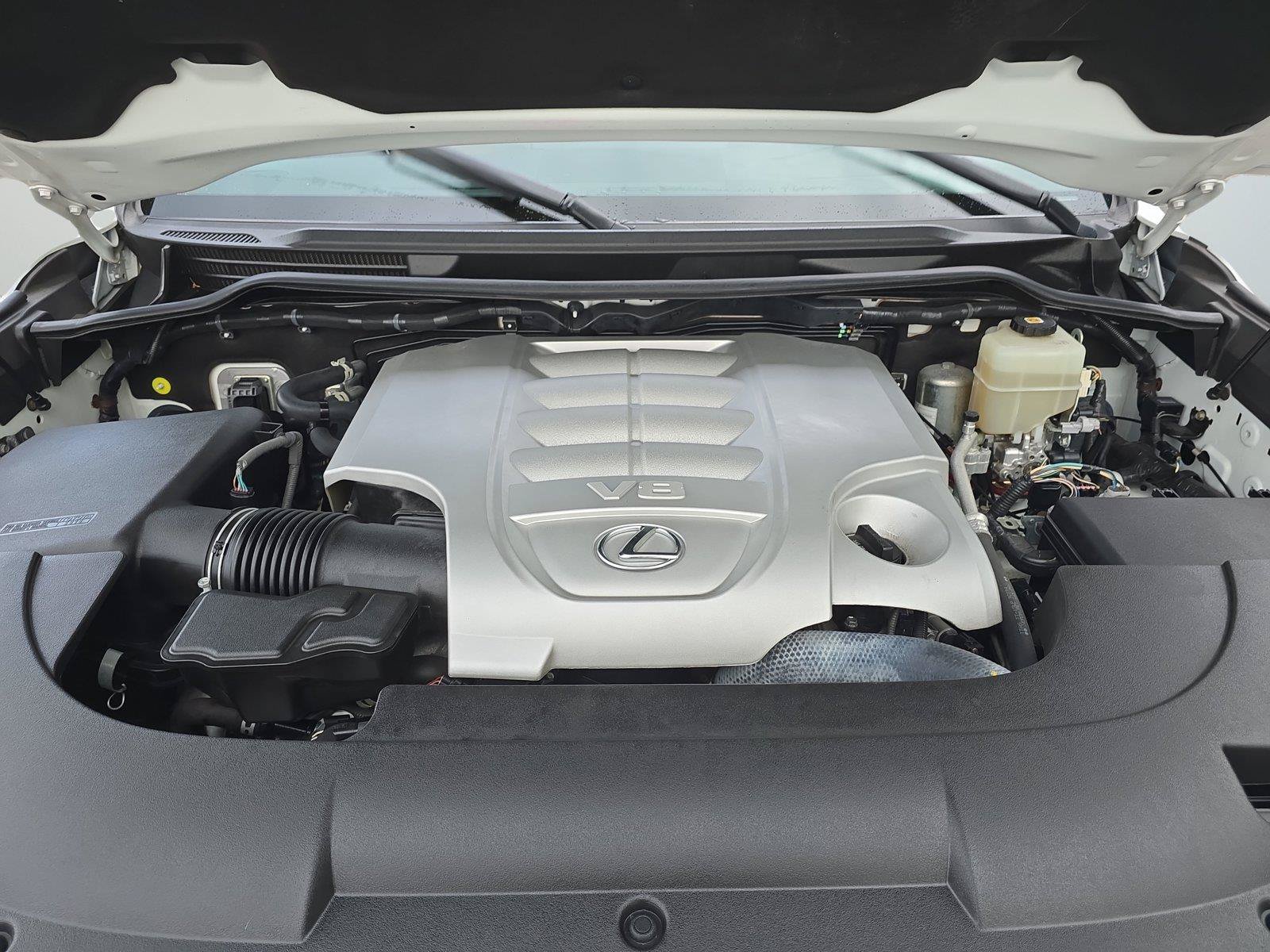 Used 2021 Lexus LX 570 4WD w/ Luxury Package image 31