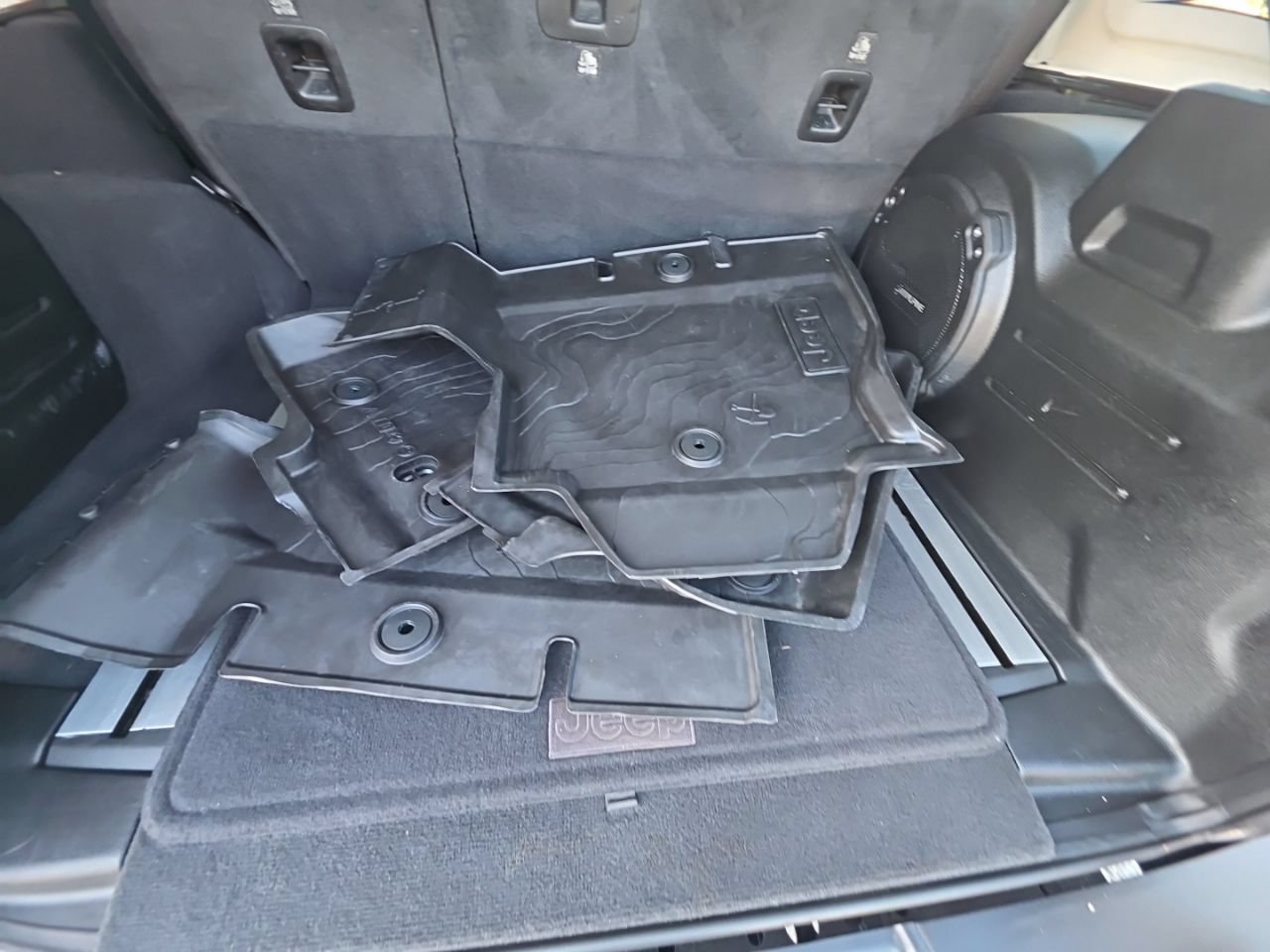 Used 2020 Jeep Wrangler Unlimited Rubicon AWD/4WD image 22