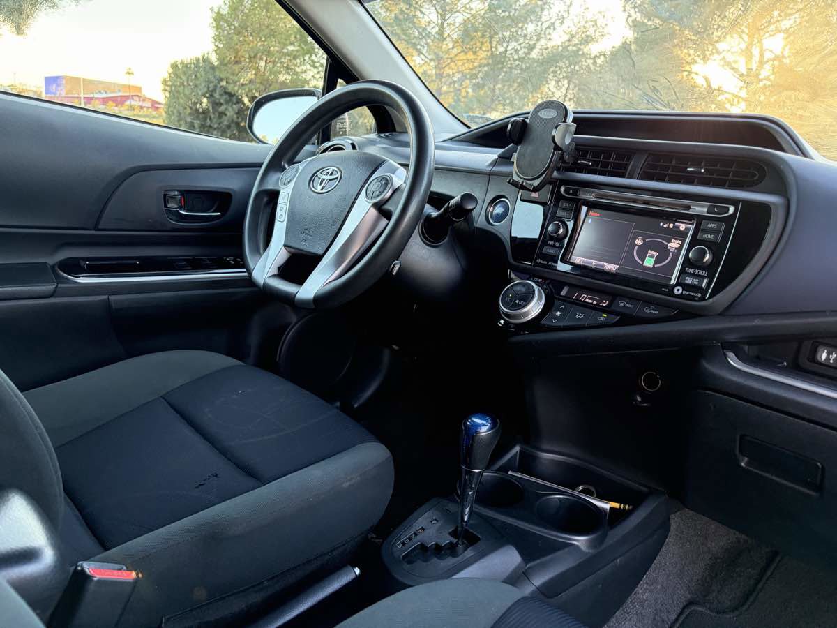 Used 2016 Toyota Prius C Three FWD image 9