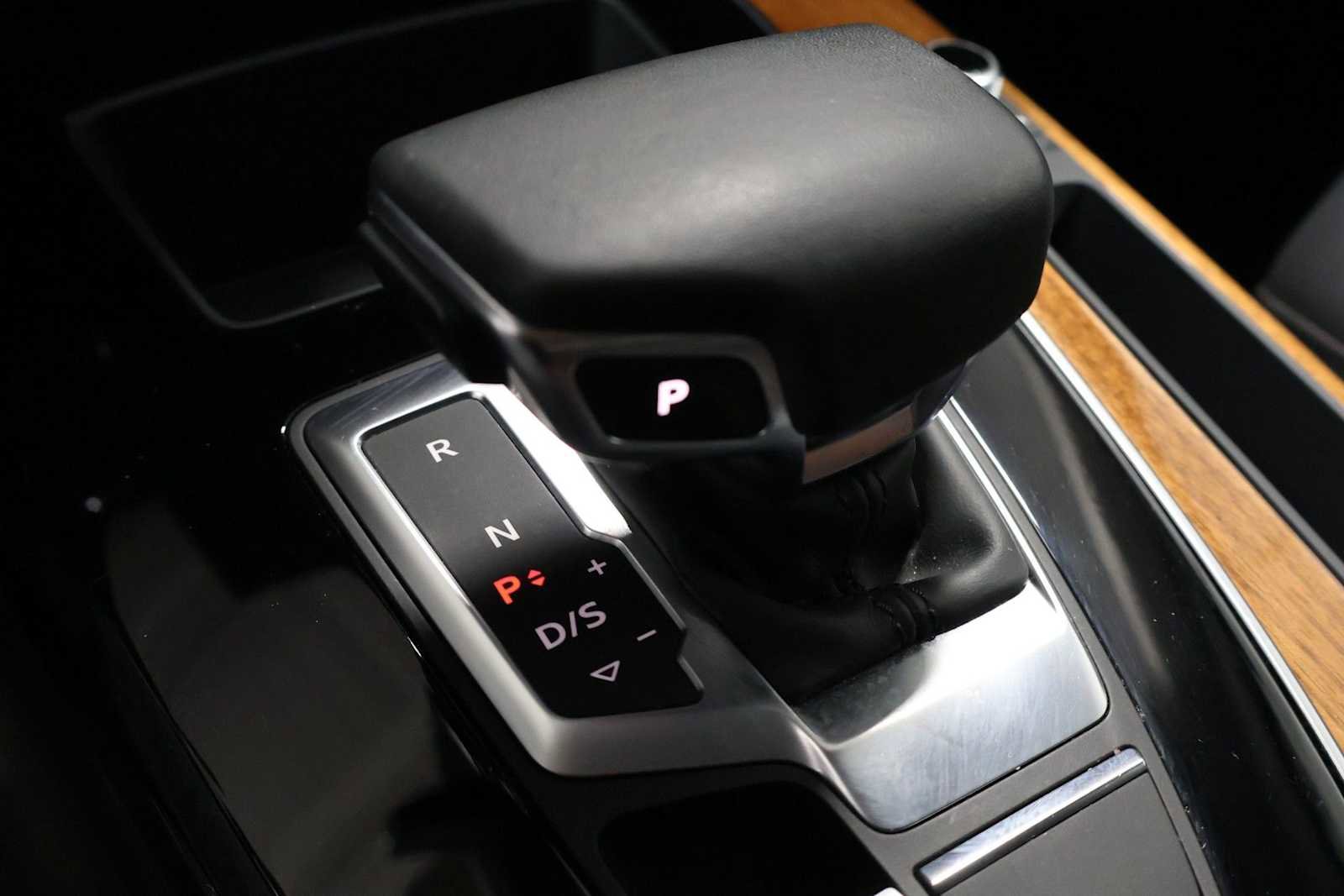 Used 2023 Audi Q5 2.0T Premium w/ Convenience Package AWD/4WD image 25