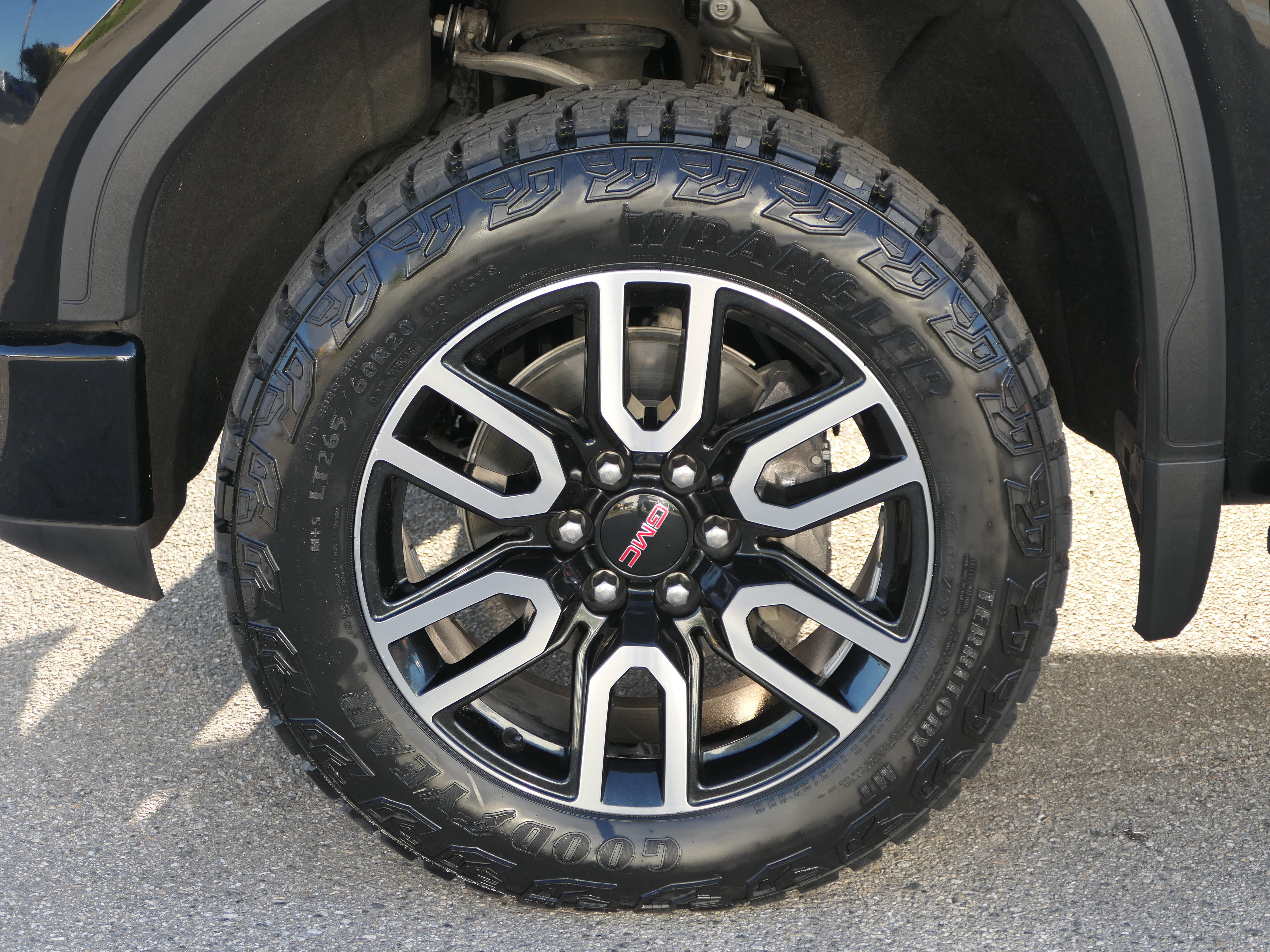 Used 2022 GMC Sierra 1500 AT4 w/ AT4 Premium Package image 11