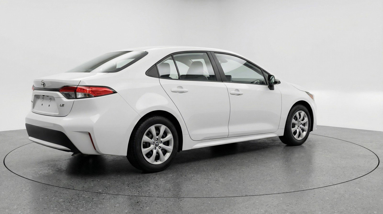 Used 2025 Toyota Corolla LE image 9