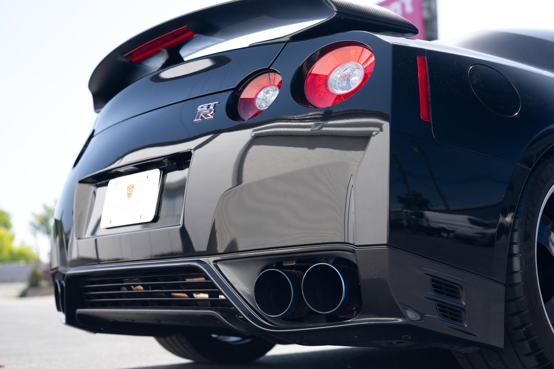 Used 2013 Nissan GT-R Black Edition AWD/4WD image 45