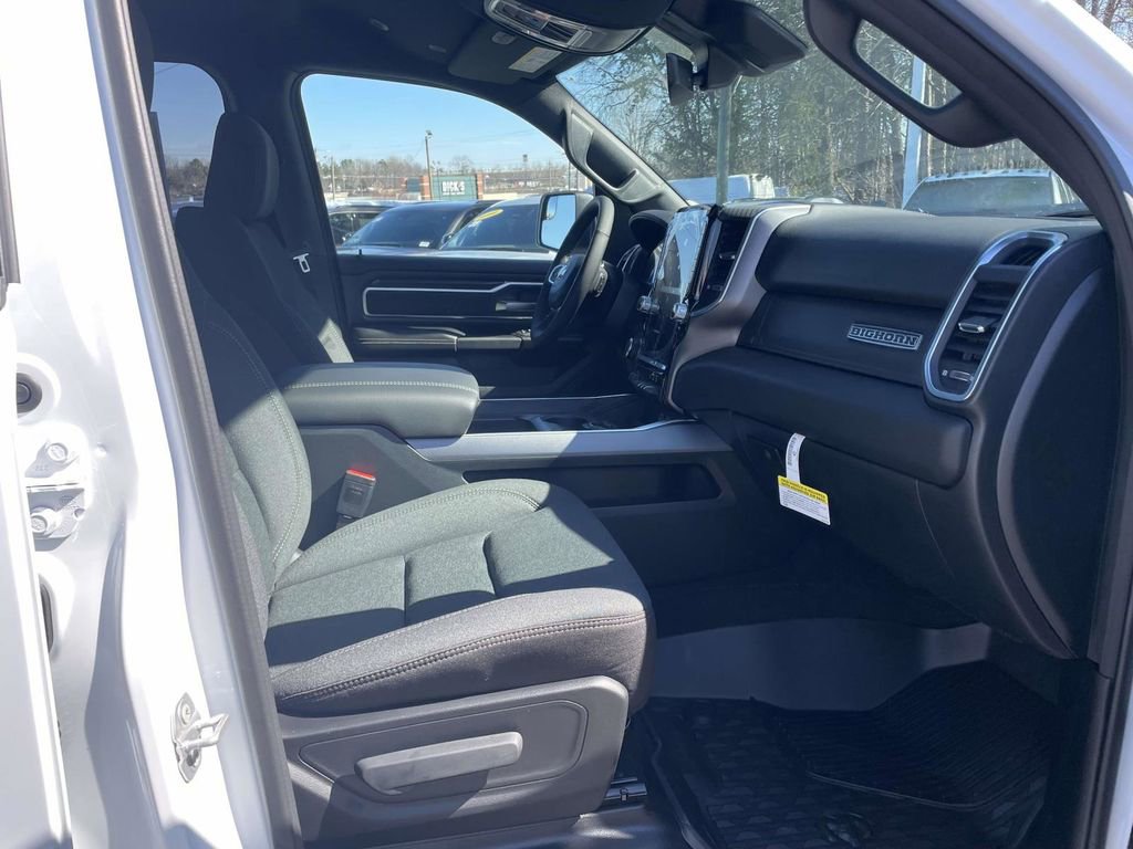 New 2026 RAM 1500 4x4 Crew Cab image 15