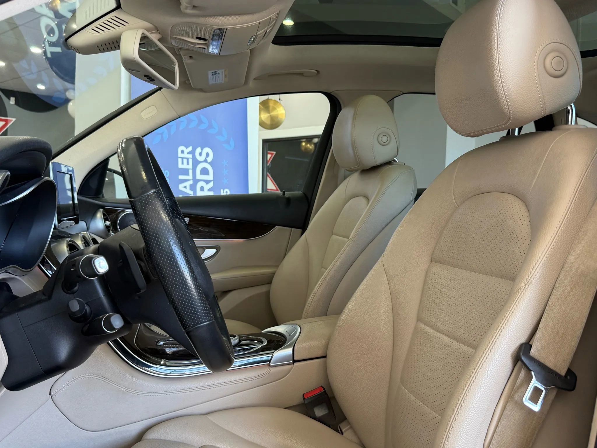 Used 2019 Mercedes-Benz GLC 300 image 8