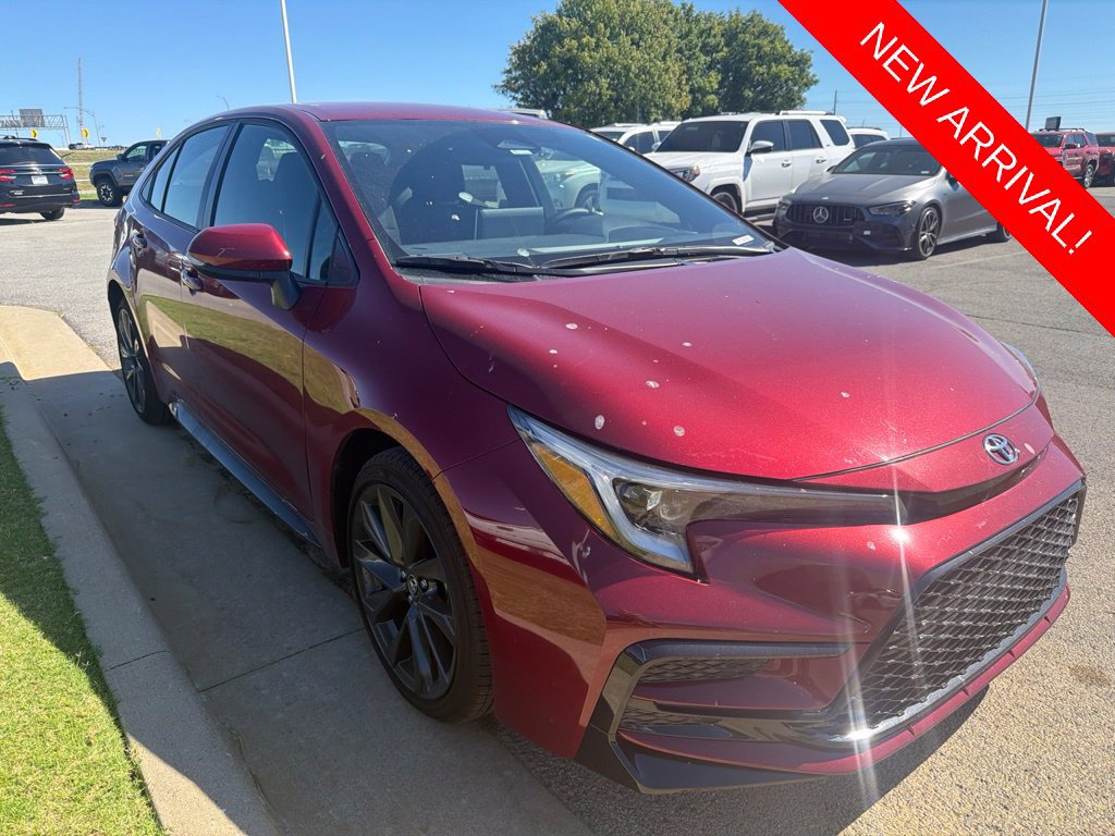 Used 2026 Toyota Corolla SE w/ SE Premium Package FWD image 3