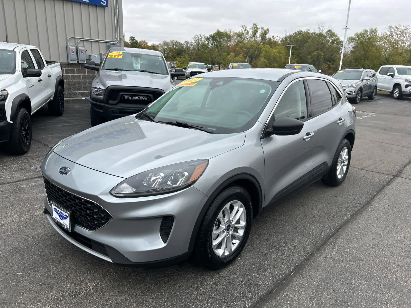 Used 2022 Ford Escape SE w/ Cold Weather Package image 7