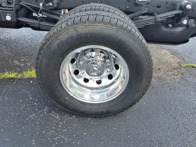 New 2025 RAM 3500 Tradesman image 4