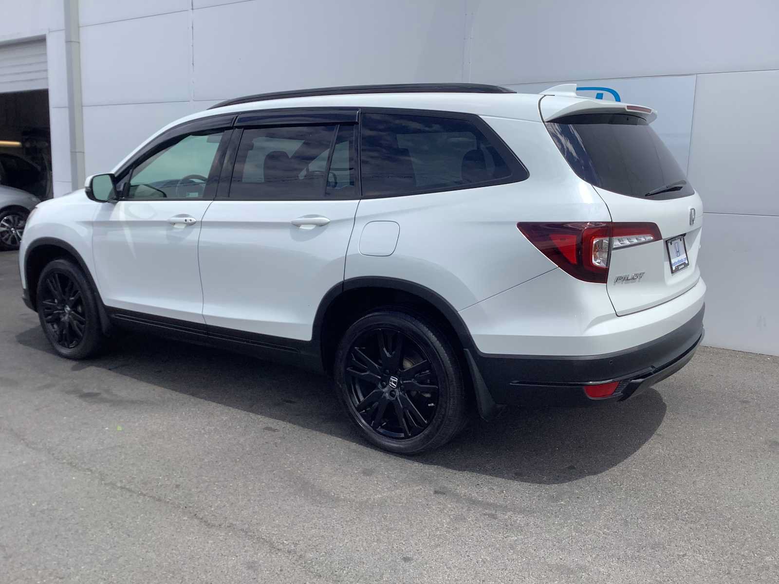 Certified 2022 Honda Pilot Black Edition image 4