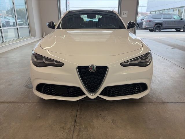 Used 2024 Alfa Romeo Giulia Ti image 2