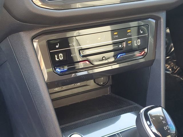 Certified 2024 Volkswagen Tiguan SE w/ Panoramic Sunroof Package image 26