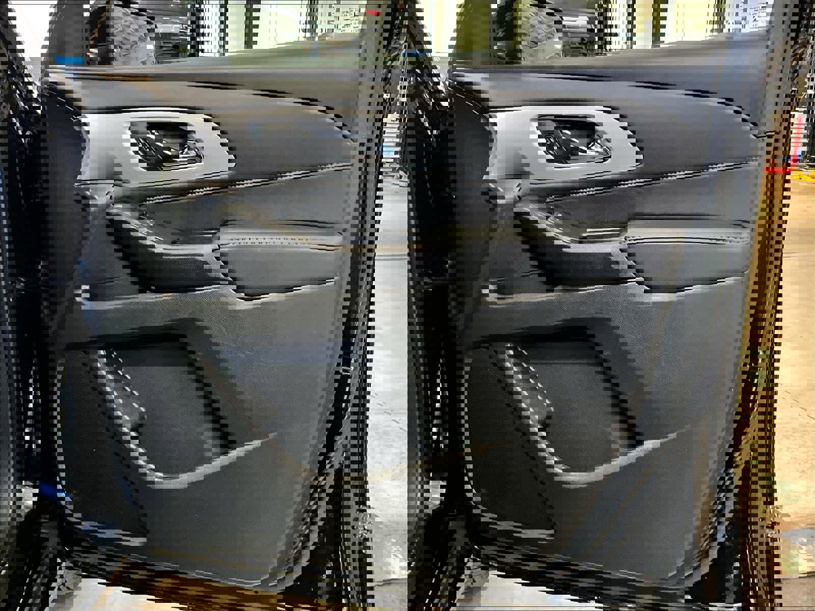 Used 2022 Chevrolet Traverse LT AWD/4WD image 12