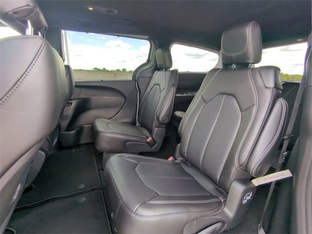 New 2026 Chrysler Voyager LX image 17