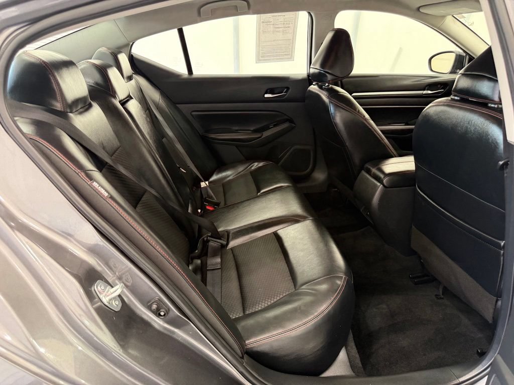 Used 2024 Nissan Altima 2.5 SR FWD image 24