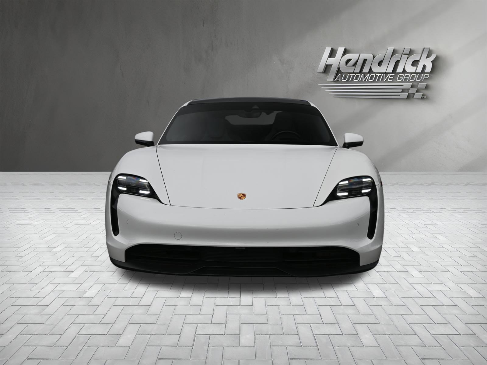 Used 2022 Porsche Taycan image 5