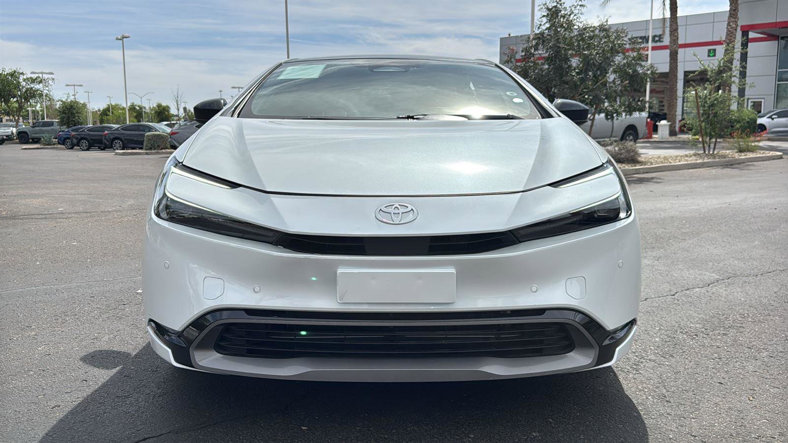 Used 2025 Toyota Prius XLE image 2