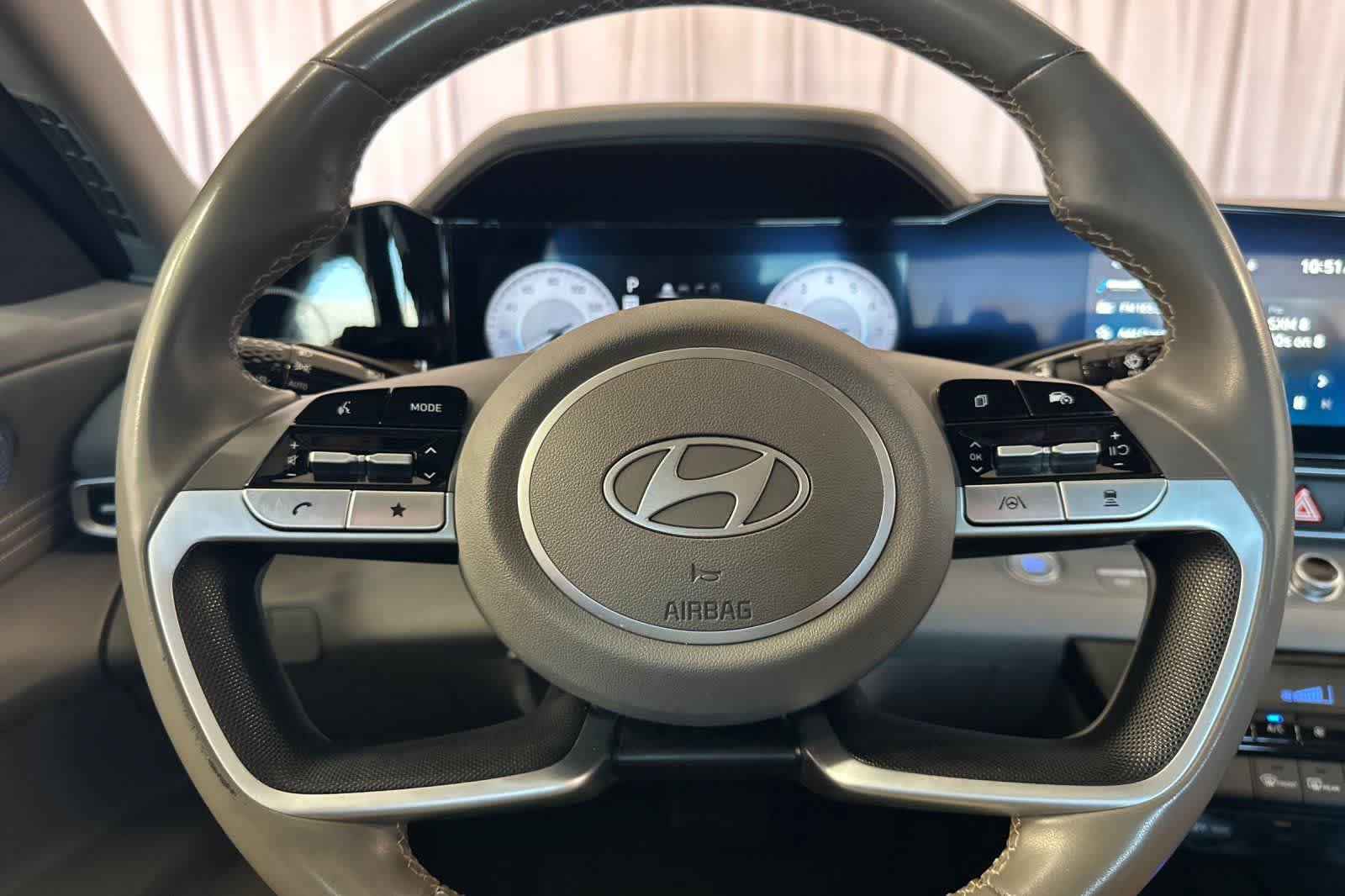 Used 2025 Hyundai Elantra SEL FWD image 25