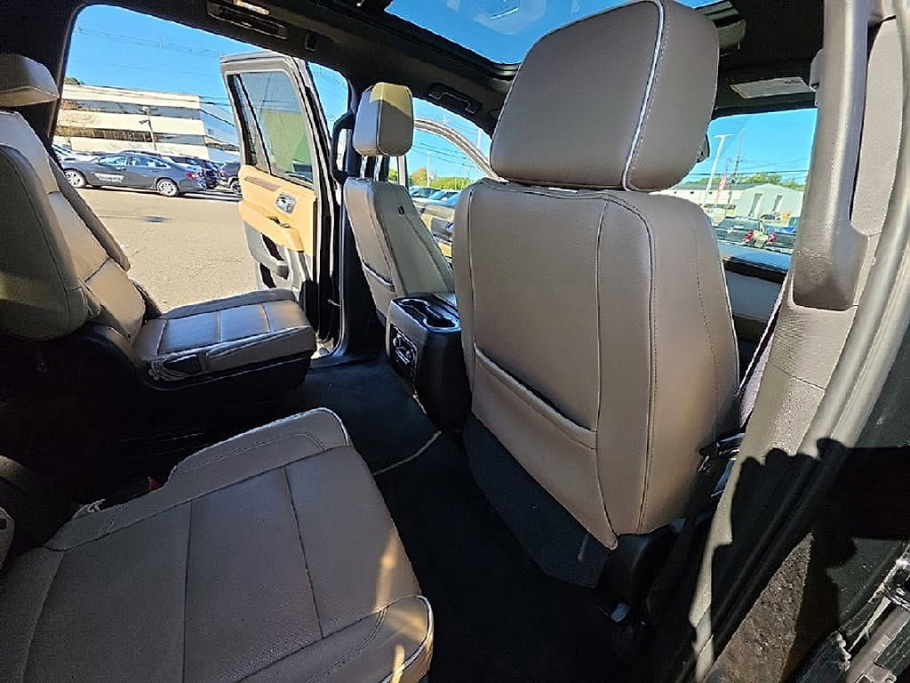 Used 2023 Chevrolet Tahoe Premier AWD/4WD image 33