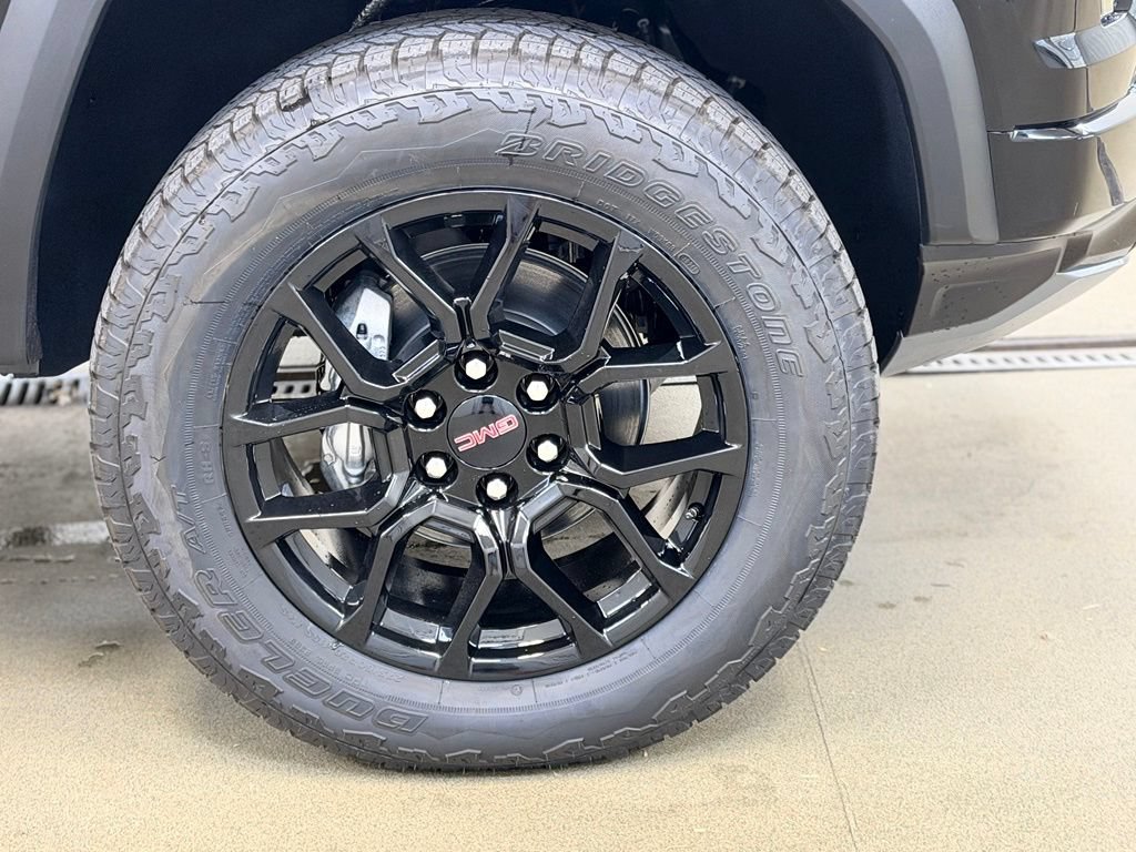 New 2026 GMC Canyon Denali w/ LPO, Denali Black Edition AWD/4WD image 4