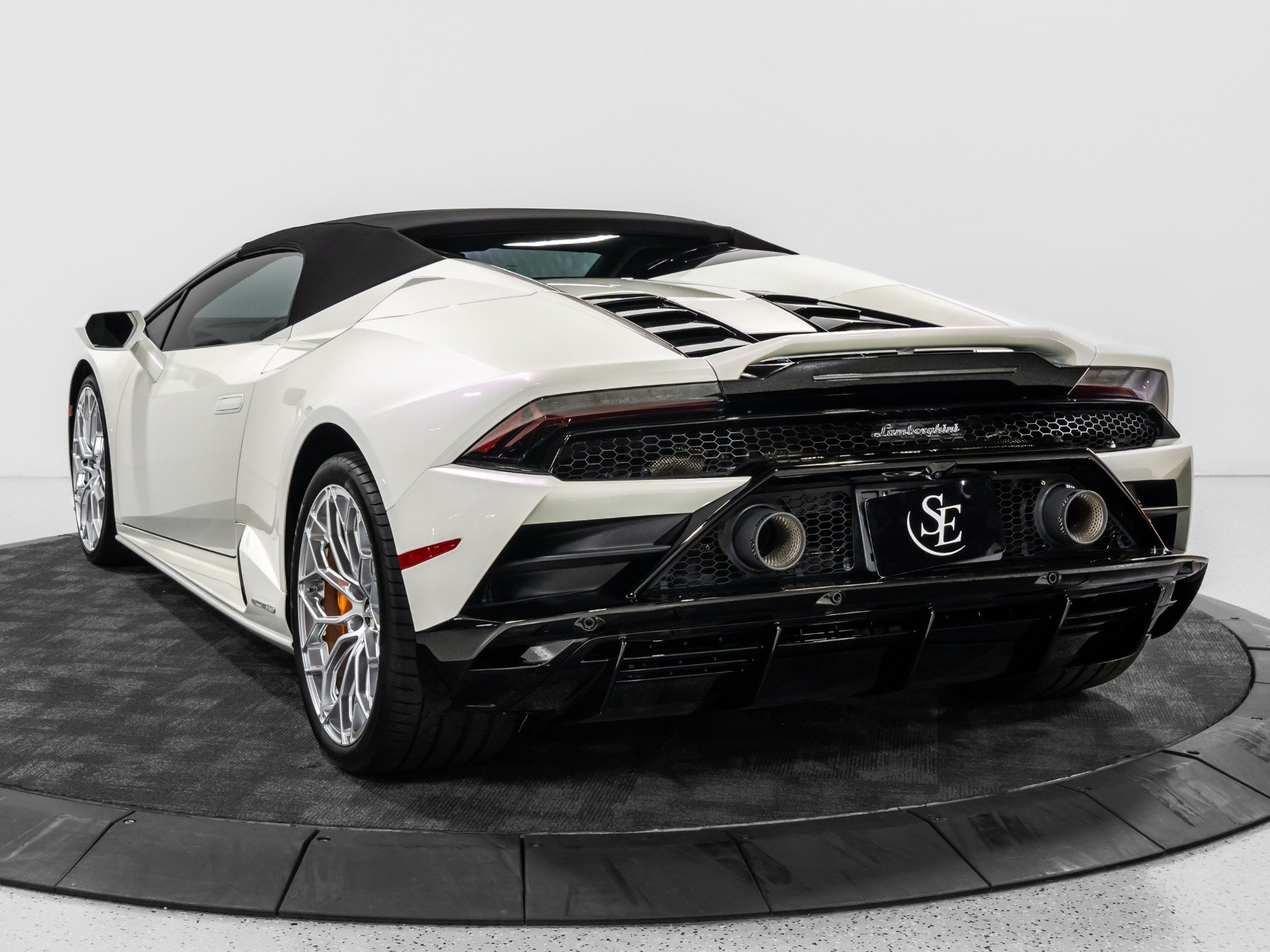 Used 2024 Lamborghini Huracan EVO AWD/4WD image 18