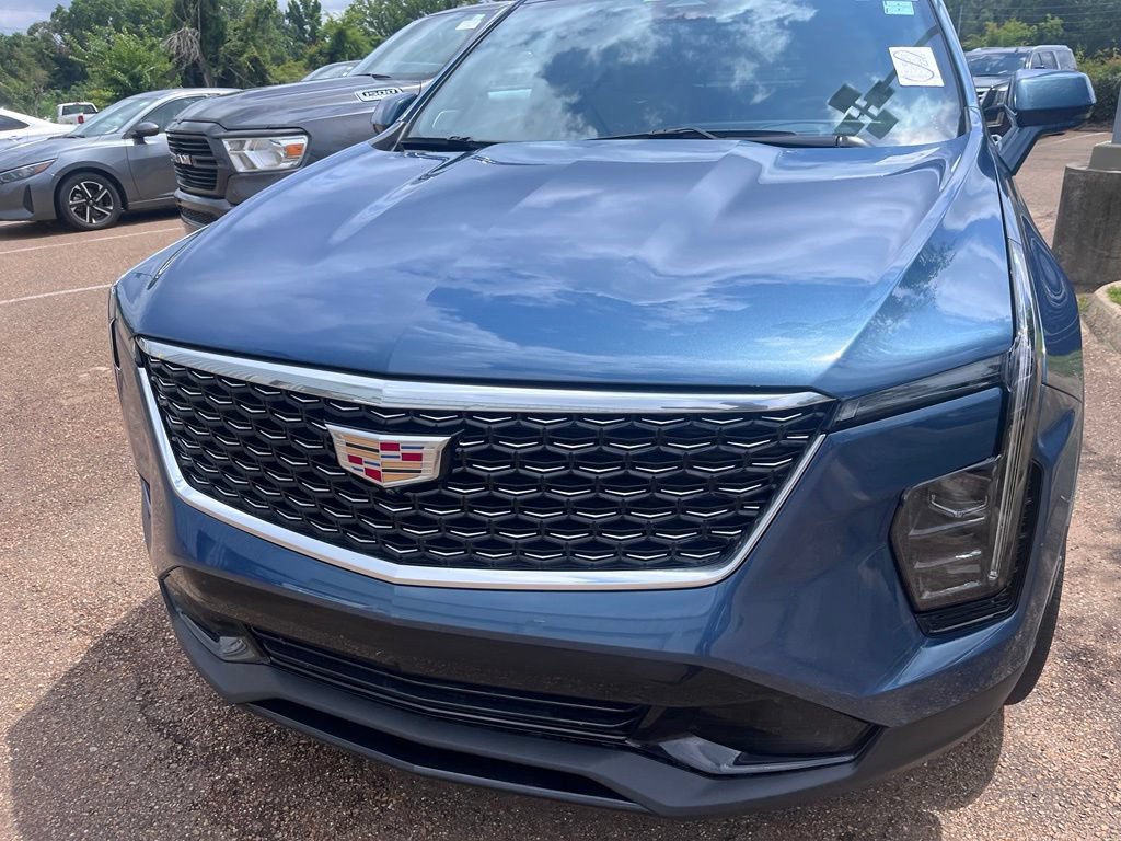 Used 2024 Cadillac XT4 Premium Luxury w/ Active Safety Package FWD video 2