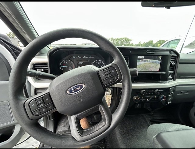 New 2025 Ford F550 4x4 Regular Cab Super Duty image 10