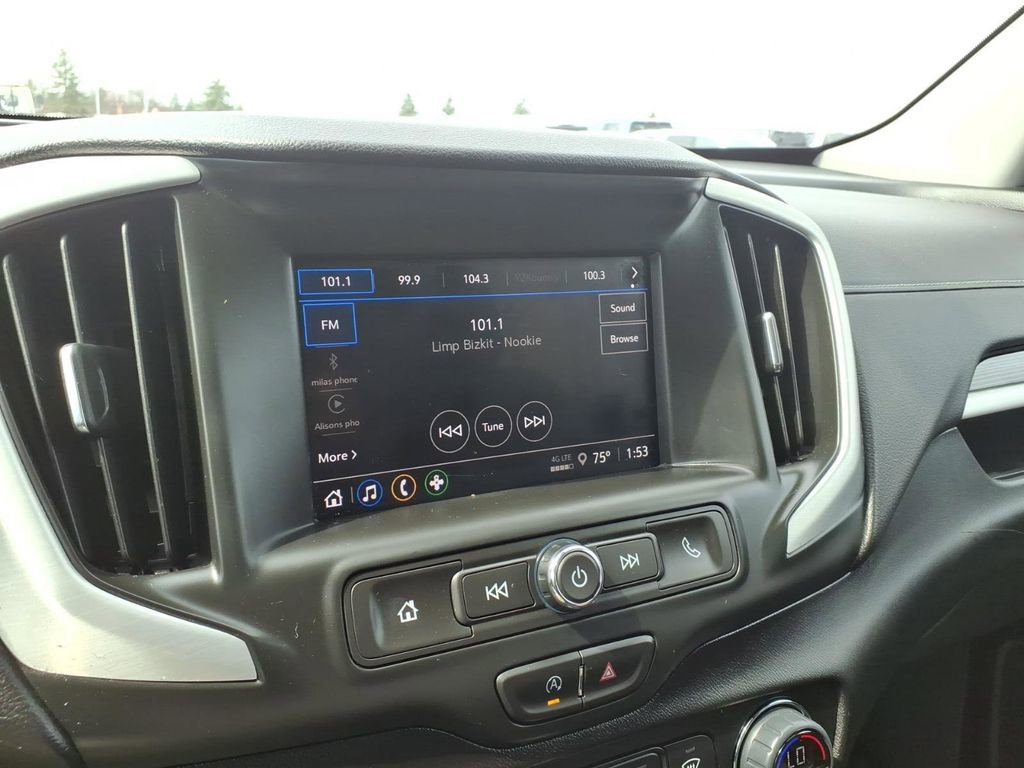 Used 2023 GMC Terrain SLE w/ Driver Convenience Package image 17