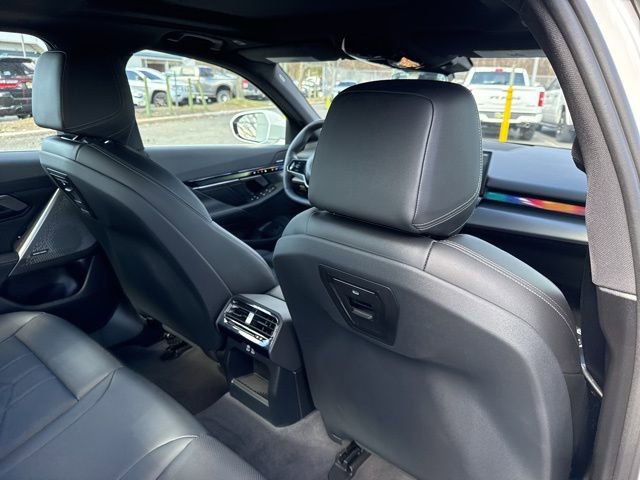 Used 2024 BMW i5 eDrive40i w/ M Sport Package RWD image 21