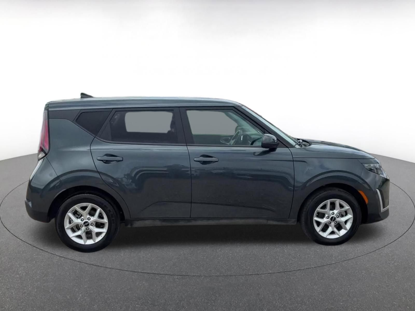 Used 2025 Kia Soul LX w/ LX Technology Package image 13