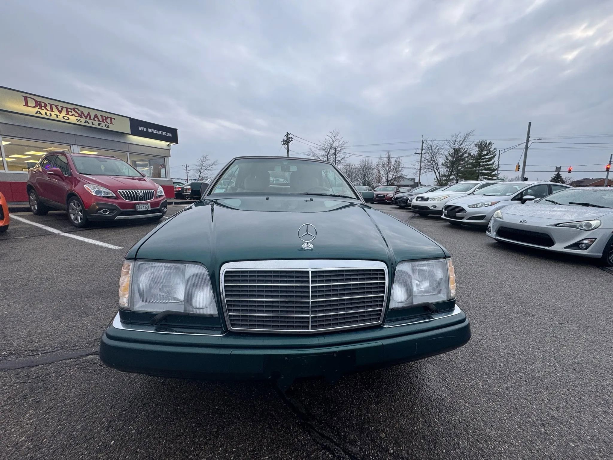 Used 1995 Mercedes-Benz E 320 Convertible image 6